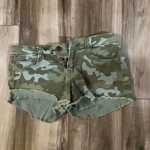 Camo frayed short shorts